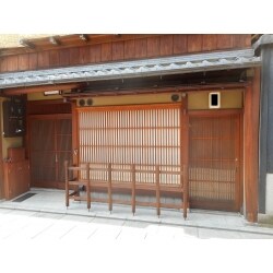 京都市祇園町で和食料理屋さんの改修工事をしました。