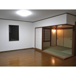 間取りは変更せずに内装と設備を更新しました。