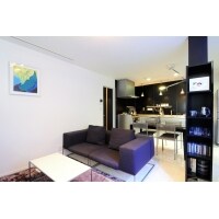 玄関を増築し完全分離二世帯住宅へ