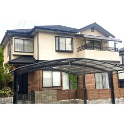 新東(デグラ)セネターでの重ね葺き工事をしました。
建物の外観によく合い、美しい姿に生まれ変わりました。