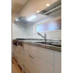 20年ご使用の水回りキッチンとトイレのリフォームのご依頼をいただきました。