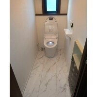 お掃除がしやすくすっきり明るいトイレ空間を演出