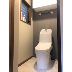 TOTO一体型リモデルトイレZR1
クッションフロア張替え
クロス張替え