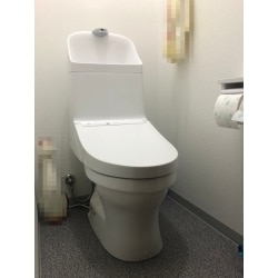 和式トイレから洋式トイレに交換することで、段差解消等の体への負担軽減になります。