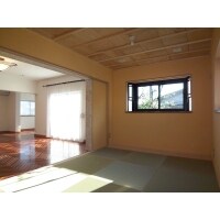 大人数でも大丈夫。天然素材をふんだんに使った本格和室