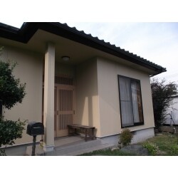 汚れを落としてキレイに塗装された外壁