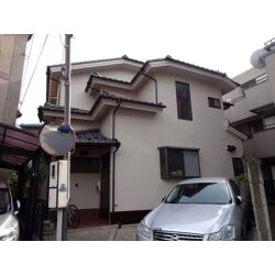 【外壁塗装】
【付帯塗装】
軒天、破風板、雨樋、戸袋、排気カバー、各配管・照明具など小物塗装
【その他工事】
南側スレート瓦屋根被せ葺き工事、玄関庇新規縦樋設置工事、東側瓦屋根雪止め設置工事、基礎部塗装工事、エアコン室外機架台撤去及び処分