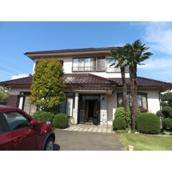 茨城県牛久市　ヒビやコケで見栄えが悪くなった家を塗り替え