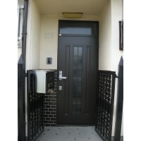 東大阪市若江南町で防犯機能が優れた玄関ドアに入替え工事