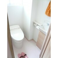 タイル貼り男性用トイレから手洗い付きのトイレへすっきりと