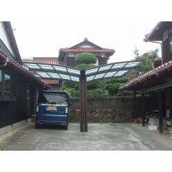 母屋から別棟に屋根で覆ってしまうご提案です。