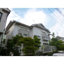 前回の塗装工事から１２年。今回は遮熱機能を足してプラスαの塗装です。