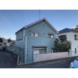 以前はツートンカラーでした。イメージを変えたいとのご要望でしたので、ワントーンの色をご提案しました。