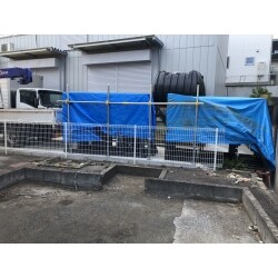 台風で壊れてしまったフェンスを修理しました。