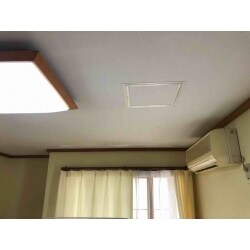 天井に古い漏水跡がありました。設備修理と防音対策として断熱材を追加し、ボードも新しく貼替をしました
