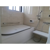 ユニットバスへの交換と洗面台の位置変更で使いやすく。