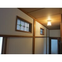 珪藻土とステンドグラスで居心地のいい空間へ