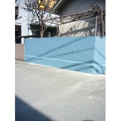 古かった塀が新しく生まれ変わりました