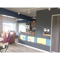 コンクリートむき出しの室内でおしゃれに!