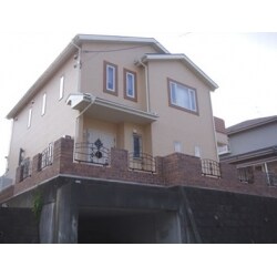 南欧風をイメージして、全体的な重たさを感じさせる事のないように建物との調和をはかりました。