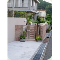 明るく柔らかな雰囲気の家の顔