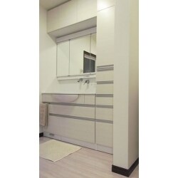 ホテルのような高級感のある洗面室