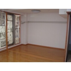 マンションの間仕切り撤去で、2部屋を1部屋にしました！