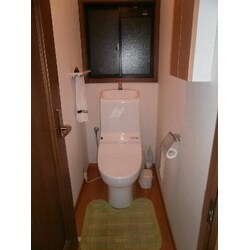 奥様こだわりのトイレ空間へ