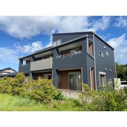 ラジカル塗料との比較で、メンテナンスサイクルやコストを考えた時によりメリットの大きい無機塗料での工事がお客様にとって一番ということで、無機塗料になりました。