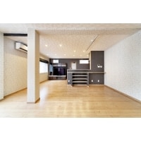 耐震補強、採光プランを提案し、広々と明るい収納たっぷりの家に