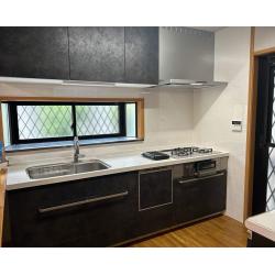 人気ｼﾘｰｽﾞのｸﾘﾅｯﾌﾟのｽﾃﾃﾞｨｱ
ｽﾃﾝﾚｽ製からのお掃除性の改善
設備機器も人気ｼﾘｰｽﾞでの組み合わせより清掃性・使い勝手等の向上
ｸﾛｽ等も張替え空間全体の統一感もUP