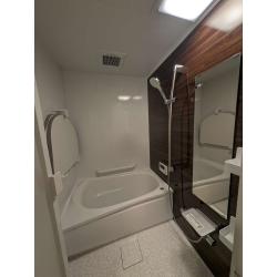 ユニットバスの仕様決めでは一緒に検討し、シンプルでシックな雰囲気に仕上がりました。
