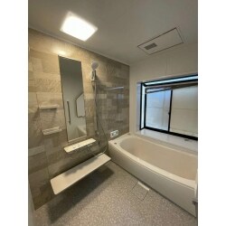 この度は浴室リフォームをお任せいただきありがとうございました！
これから寒くなった際に、内窓と浴室暖房が活躍することを祈っております。
快適なバスタイムをお過ごしいただけますと幸いです。
工事中の様々なご配慮もありがとうございました！
今後ともよろしくお願い申し上げます！