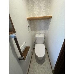 この度はトイレリフォームをお任せいただきありがとうございました。
手すりも付いたことで安全に、そして快適にご使用いただけますと幸いです。
