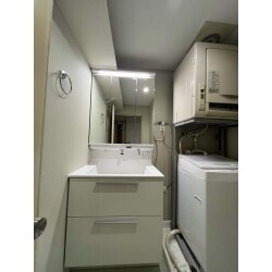 この度はリフォーム工事させていただきありがとうございました。
収納量も増え、クロスも張り替えることによってすっきりしましたね！
また、なにかお困りごとございましたらお気軽にご相談くださいませ。