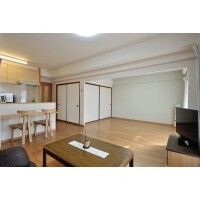 使い勝手のいいカウンター&間仕切り可能な広々リビング