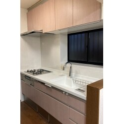 広々シンクにセンサー付き水栓、食洗機も付けて家事がはかどるキッチンになりました！
