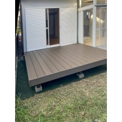 広いウッドデッキはご主人様の喫煙場所として作りました。
