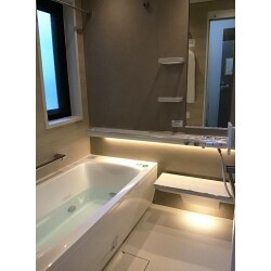 肩湯で温泉のような浴室に。
間接照明も付き、最高の癒し空間になりました。
