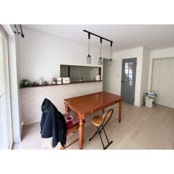 売却をやめてフルリフォーム。広く明るいLDKに。