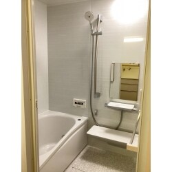 マンション浴室改修工事のご依頼をいただきました。
掃除がしやすくなりお客さまに喜ばれました。
