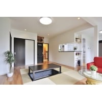 掘りごたつに笑顔が集う、開放的な空間