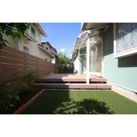 ナチュラルテイストの憩いの庭