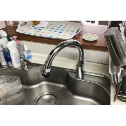 コロナ対策として、直接手で触れずに水を出せる、センサー付きの水栓に交換しました。
料理や洗い物もはかどるようになりました。
