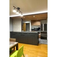 LDKのなかに、天井にこだわったキッチン空間