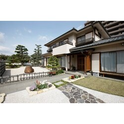 和の庭園から続く、ガーデニングスポット
