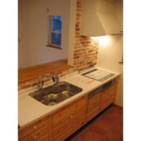 パイン材のオリジナルキッチン