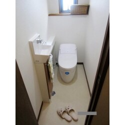 お手入れのしやすいトイレに変身