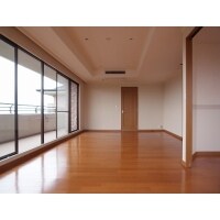 カーペットから全面フローリング&明るいキッチン