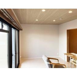 所有しているマンションに空きができたのでリビングをリフォームをしました。
ガラッと雰囲気の変わったお洒落なリビングに生まれ変わりました。
